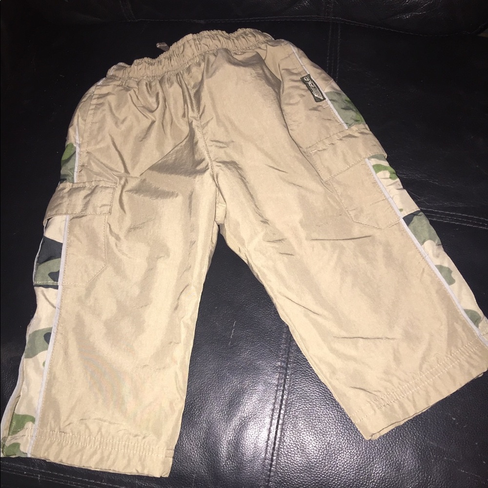 Boys Size 18M Camo Insulated & Lined Snow ❄️ Pants